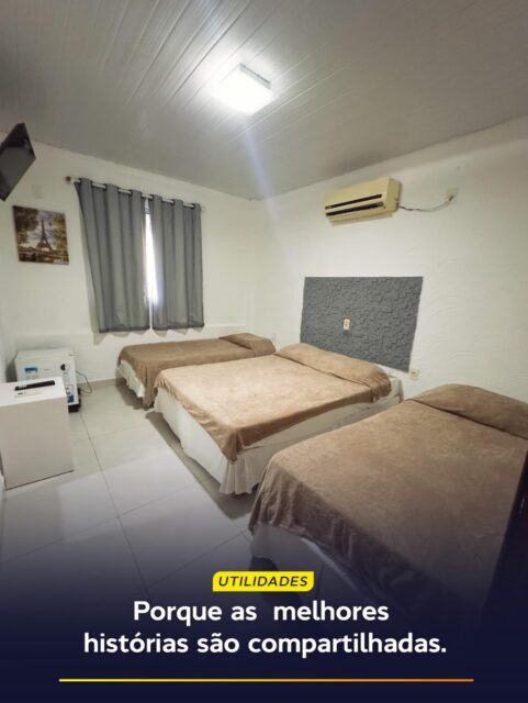 Acomodação: 318
 
Viajar em família é criar memórias juntos, e aqui no Hotel 5 Sóis, ninguém precisa ficar em quarto separado!

Nossa acomodação para 4 pessoas foi pensada para oferecer o espaço e o conforto que a sua “trupe” precisa. É a solução perfeita para pais com filhos ou para quem não abre mão de estar pertinho de quem ama 24h por dia.

Amplo, climatizado e super aconchegante: o cenário ideal para as brincadeiras depois da praia e para aquela noite de sono tranquila para recarregar as energias de todos.

Traga a família completa para viver Olinda!