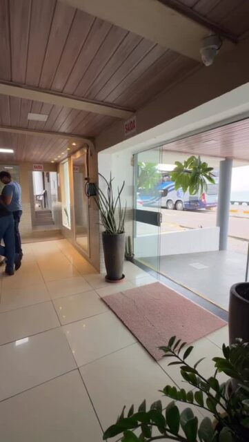 O feriado mais tranquilo do ano pede um lugar à altura para você recarregar as energias. Imagine passar a Semana Santa curtindo a brisa de Olinda, descansando de verdade e com todo o conforto que você merece.

No Hotel 5 Sóis, preparamos tarifas especiais para os seus dias de paz:
🛌 Solteiro: R$ 180,00 a diária
💑 Casal: R$ 220,00 a diária

Não deixe para a última hora, pois as nossas vagas para o feriado esgotam rápido.

📲 Clique no link da bio, chame a nossa equipe no WhatsApp e garanta o seu quarto!